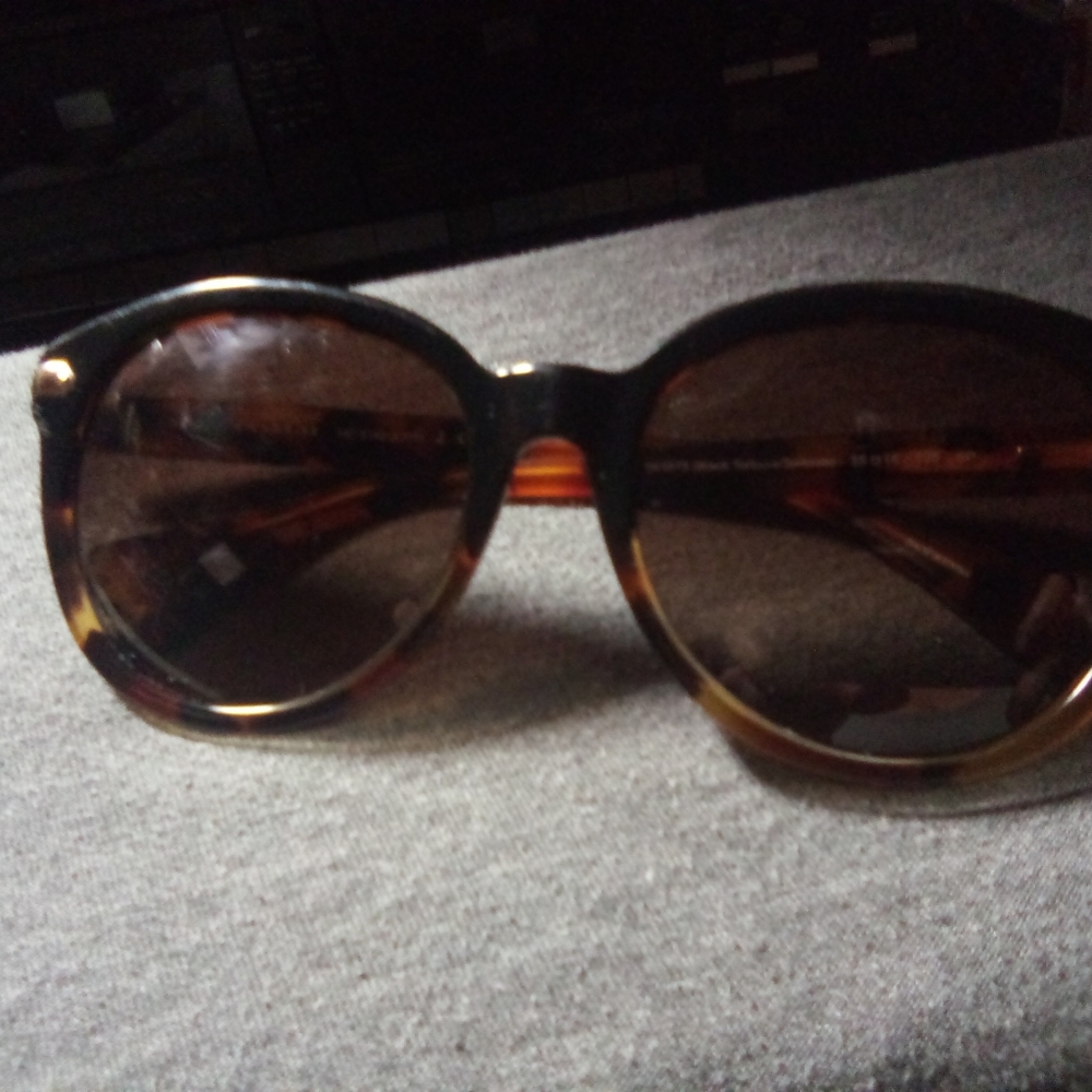 Sunglasses - Picture 4 of 5